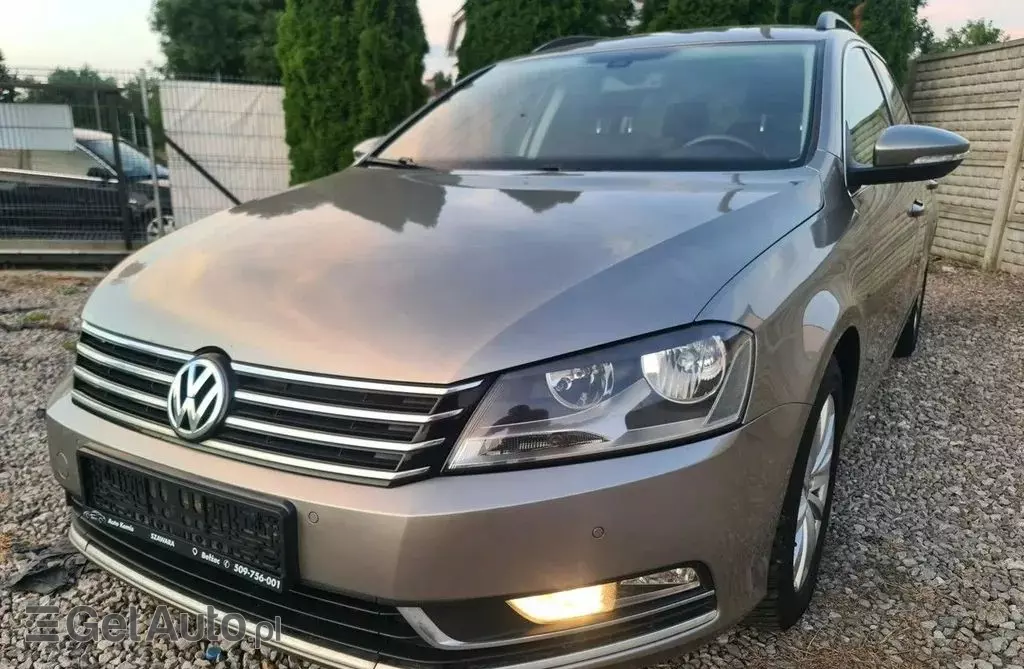 VOLKSWAGEN Passat 