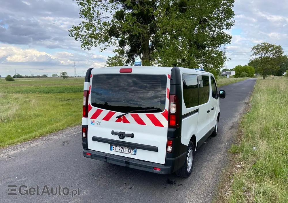 OPEL Ambulans Karetka vivaro 