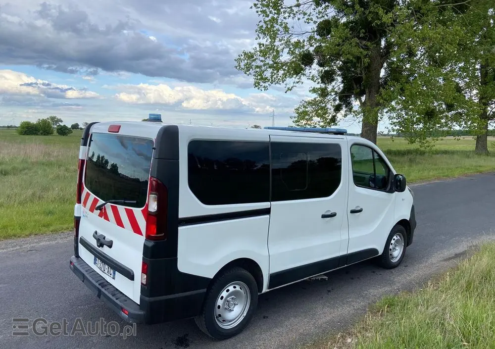 OPEL Ambulans Karetka vivaro 