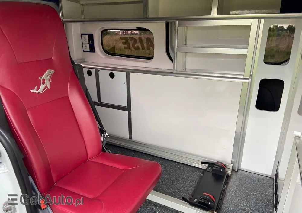 OPEL Ambulans Karetka vivaro 