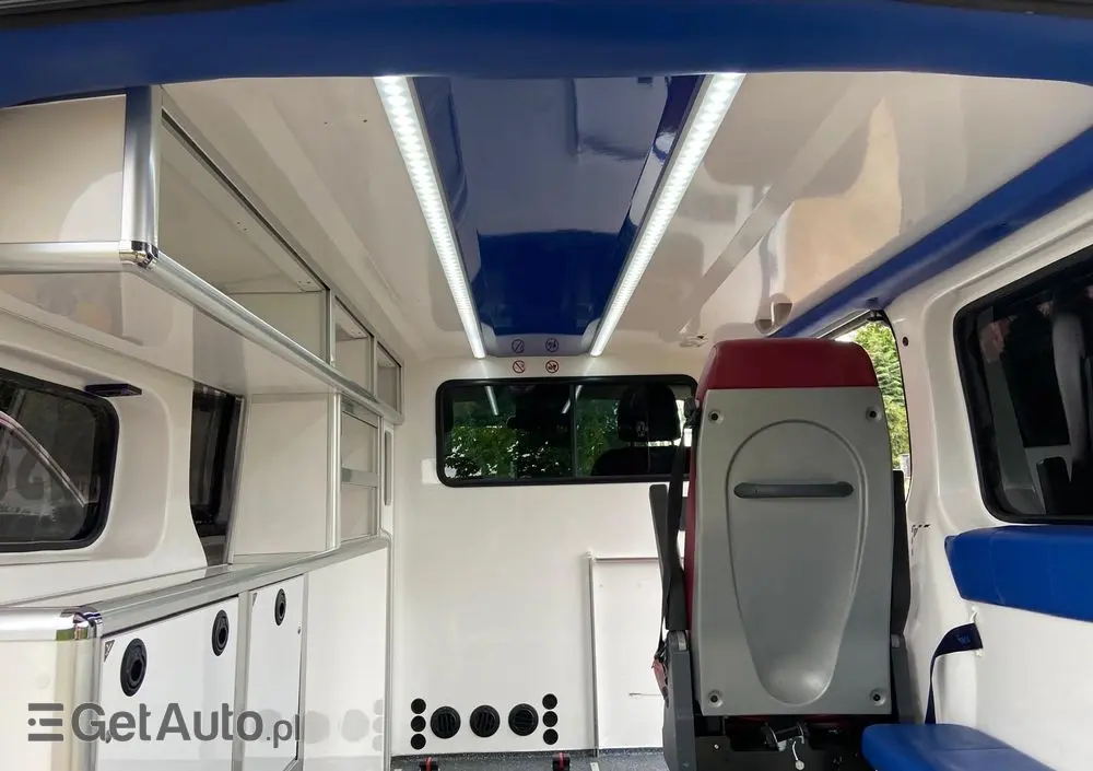 OPEL Ambulans Karetka vivaro 