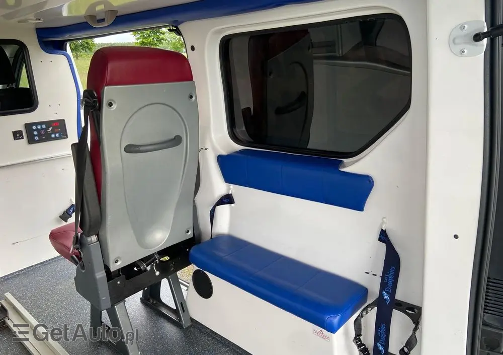 OPEL Ambulans Karetka vivaro 