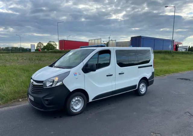 OPEL Ambulans Karetka vivaro 