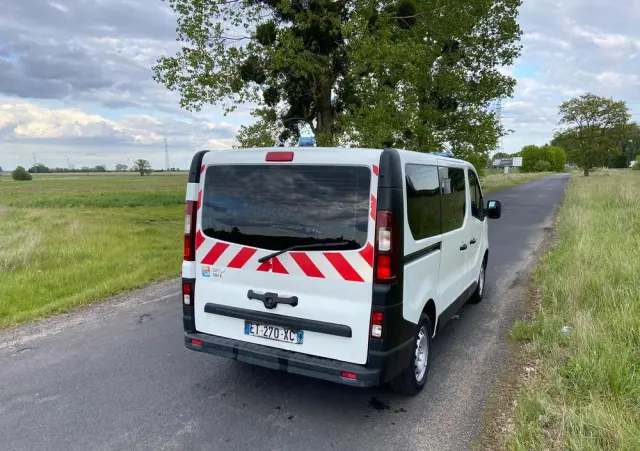 OPEL Ambulans Karetka vivaro 