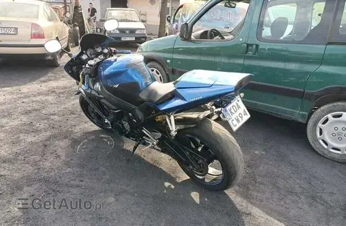 YAMAHA R1 