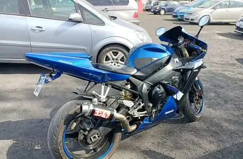 YAMAHA R1 