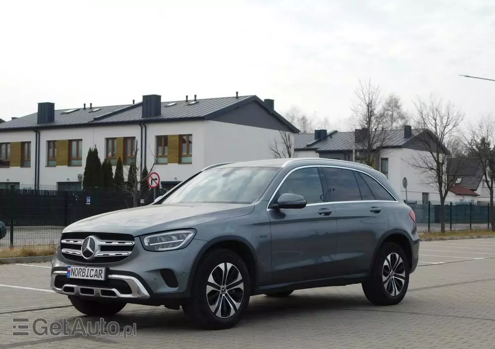 MERCEDES-BENZ GLC 300 e 4-Matic Business Edition