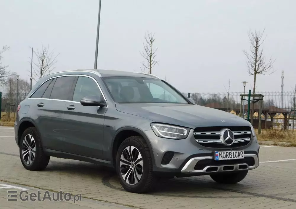 MERCEDES-BENZ GLC 300 e 4-Matic Business Edition
