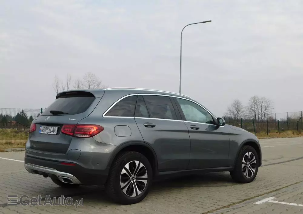 MERCEDES-BENZ GLC 300 e 4-Matic Business Edition