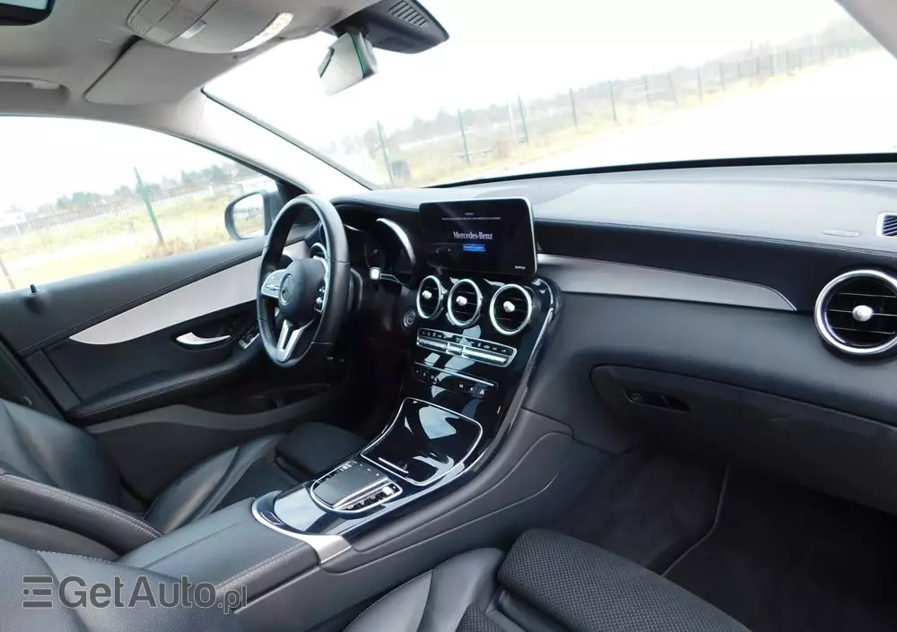 MERCEDES-BENZ GLC 300 e 4-Matic Business Edition