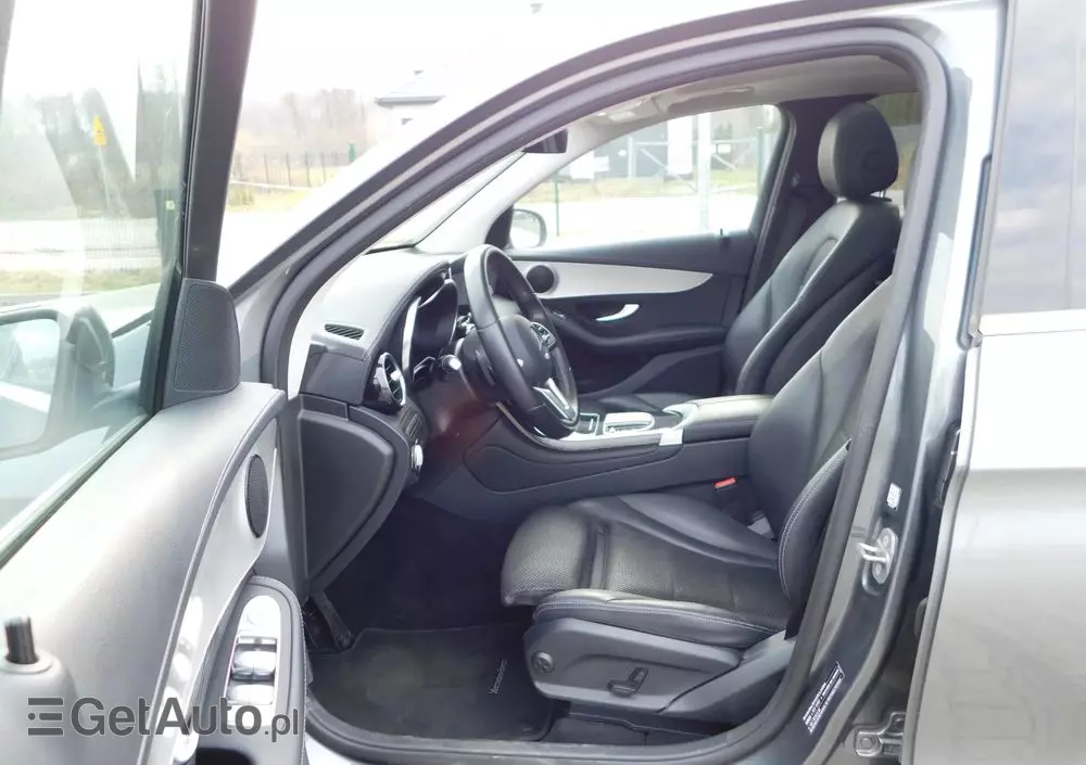 MERCEDES-BENZ GLC 300 e 4-Matic Business Edition