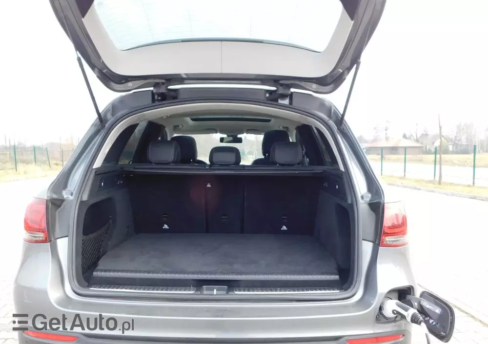 MERCEDES-BENZ GLC 300 e 4-Matic Business Edition