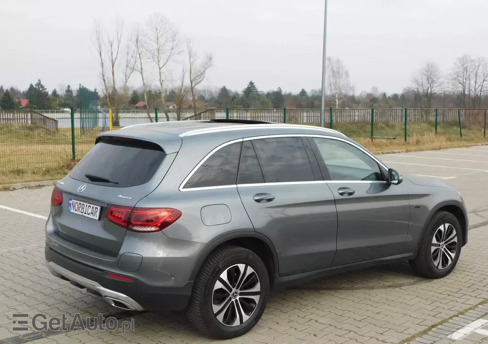 MERCEDES-BENZ GLC 300 e 4-Matic Business Edition