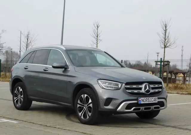 MERCEDES-BENZ GLC 300 e 4-Matic Business Edition