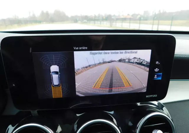 MERCEDES-BENZ GLC 300 e 4-Matic Business Edition