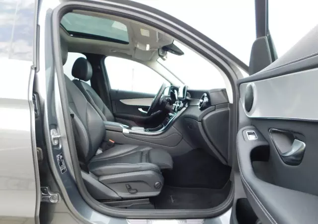 MERCEDES-BENZ GLC 300 e 4-Matic Business Edition