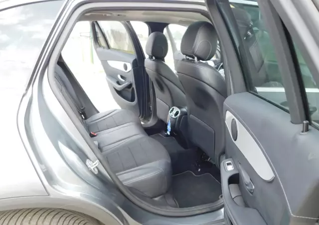 MERCEDES-BENZ GLC 300 e 4-Matic Business Edition