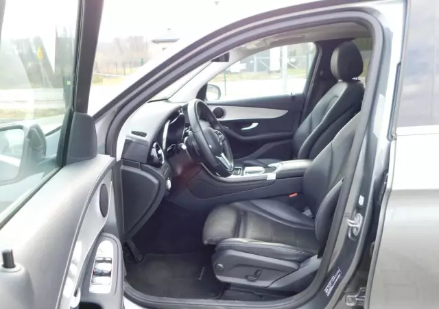 MERCEDES-BENZ GLC 300 e 4-Matic Business Edition