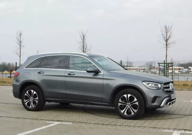 MERCEDES-BENZ GLC 300 e 4-Matic Business Edition