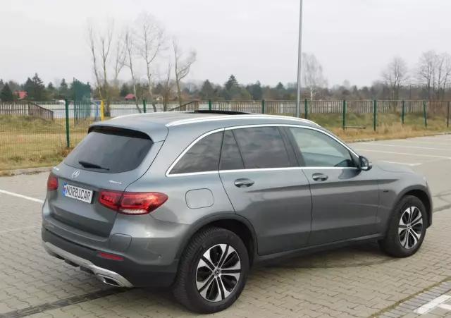 MERCEDES-BENZ GLC 300 e 4-Matic Business Edition