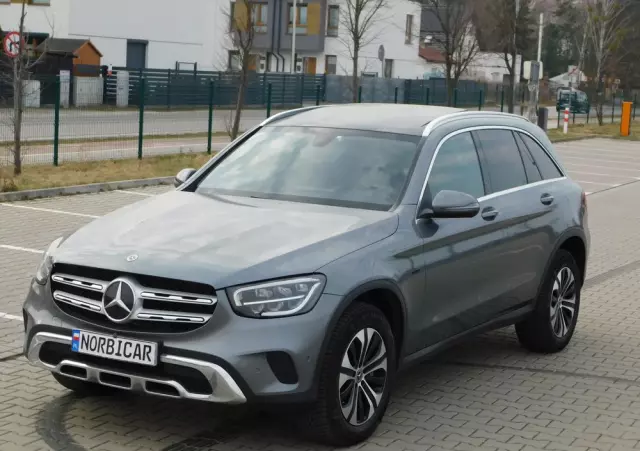 MERCEDES-BENZ GLC 300 e 4-Matic Business Edition