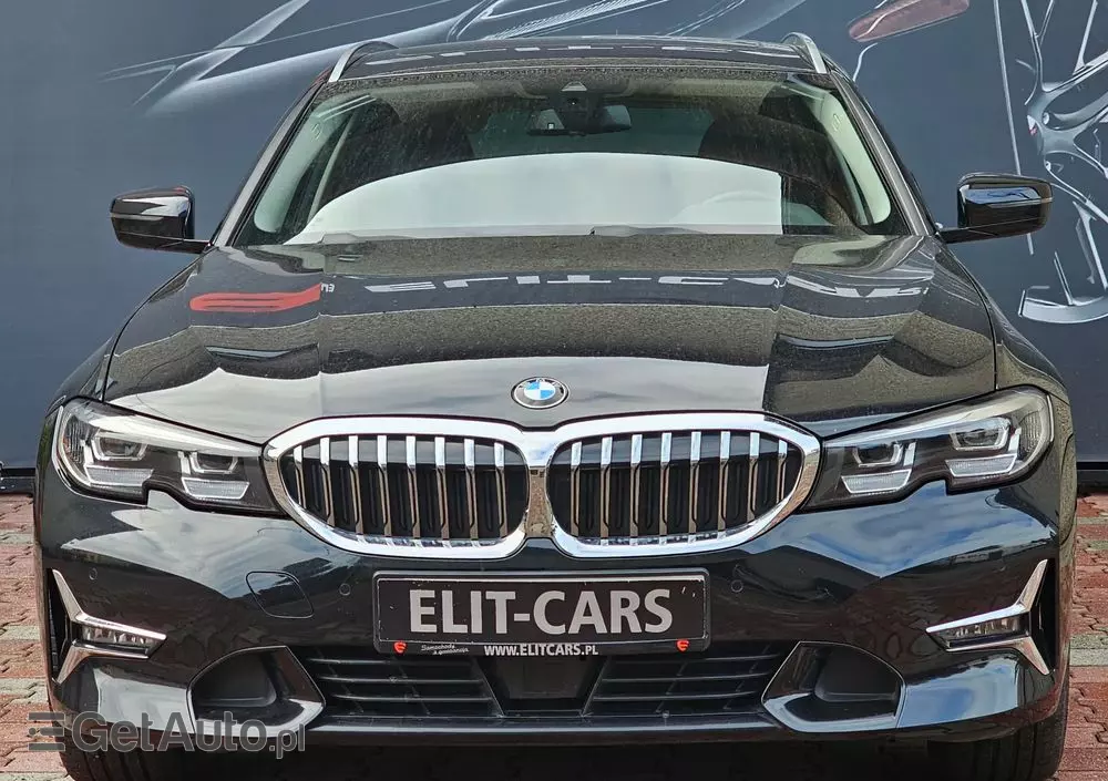 BMW Seria 3 320d Touring xDrive Luxury Line