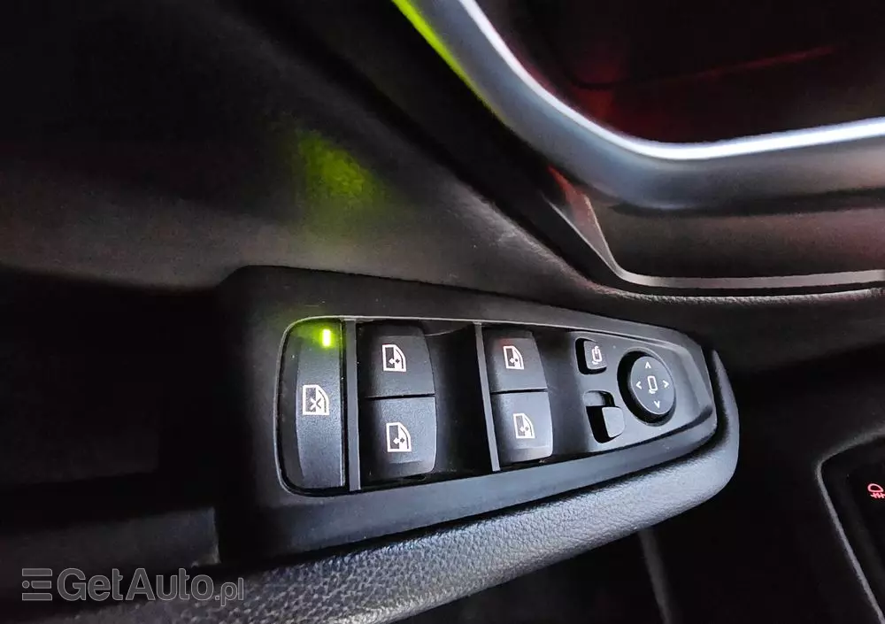 BMW Seria 3 320d Touring xDrive Luxury Line