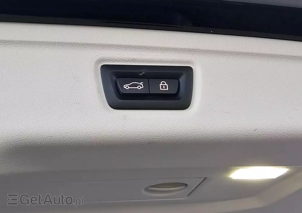 BMW Seria 3 320d Touring xDrive Luxury Line