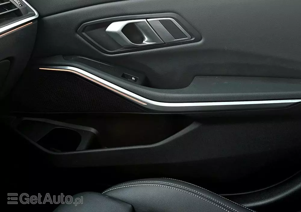 BMW Seria 3 320d Touring xDrive Luxury Line