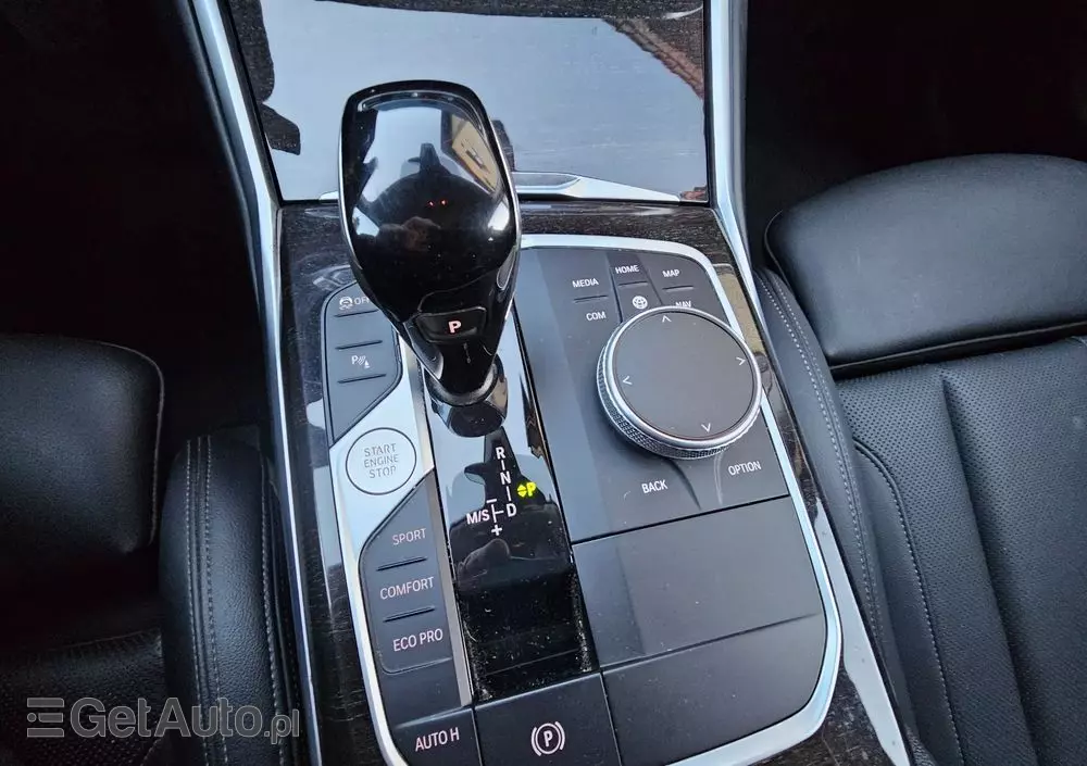 BMW Seria 3 320d Touring xDrive Luxury Line