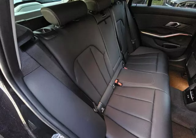 BMW Seria 3 320d Touring xDrive Luxury Line