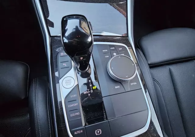 BMW Seria 3 320d Touring xDrive Luxury Line