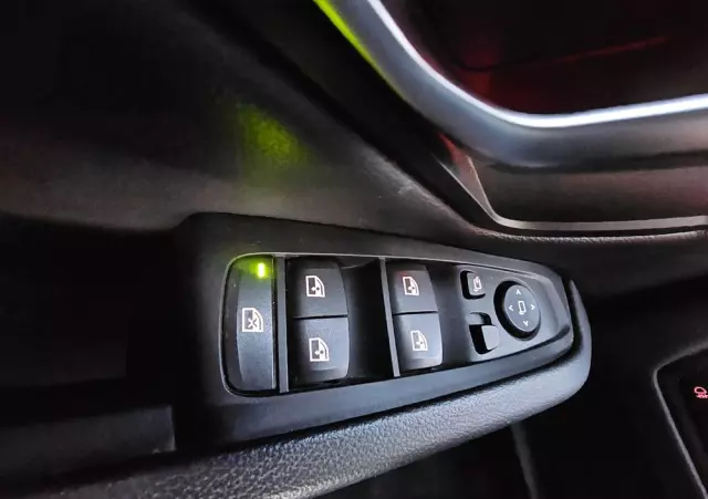 BMW Seria 3 320d Touring xDrive Luxury Line