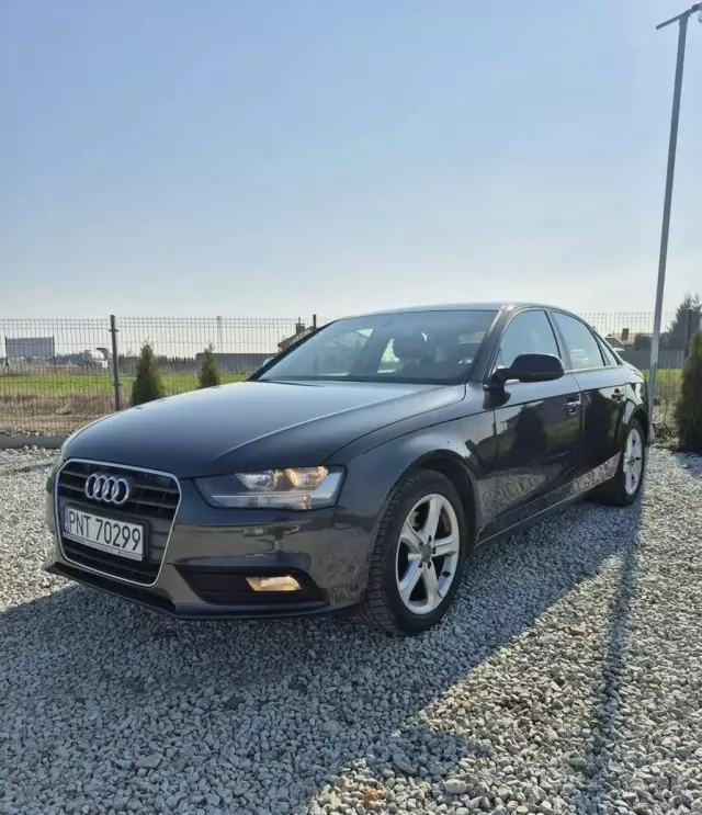 AUDI A4 