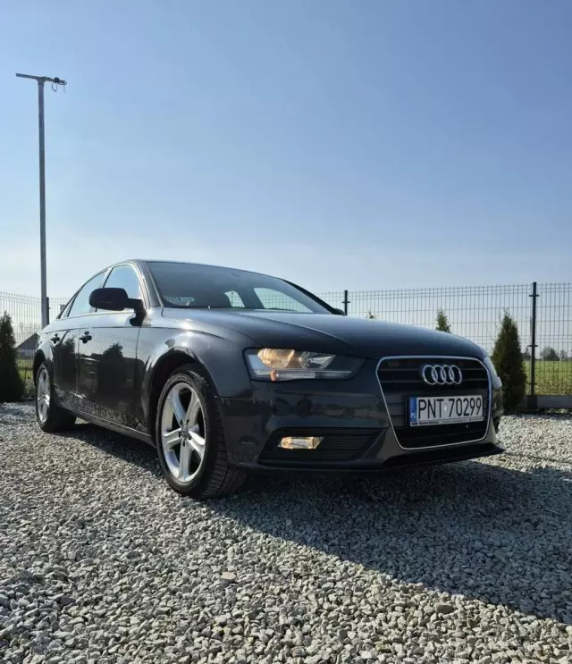 AUDI A4 