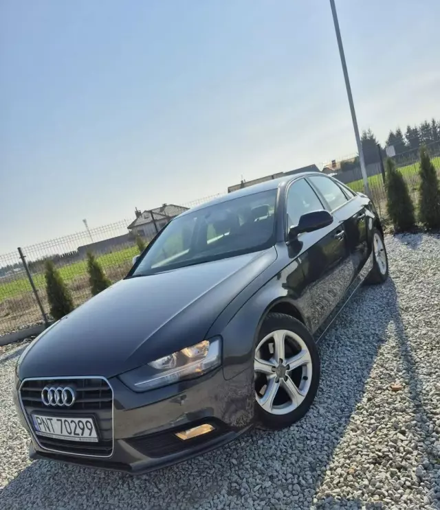 AUDI A4 