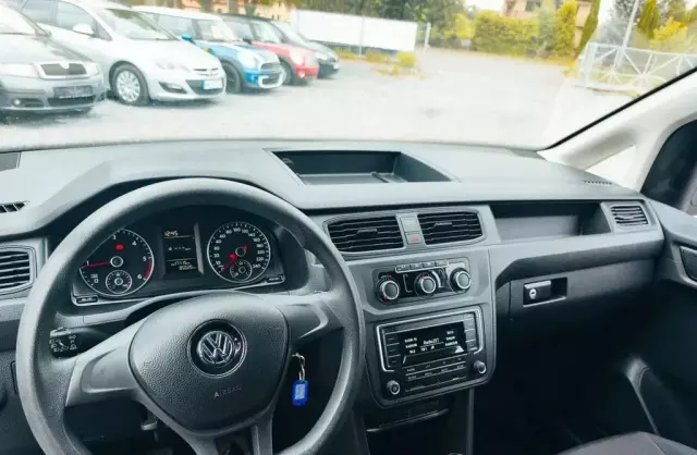 VOLKSWAGEN Caddy 
