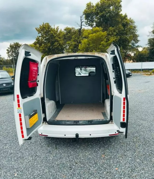 VOLKSWAGEN Caddy 