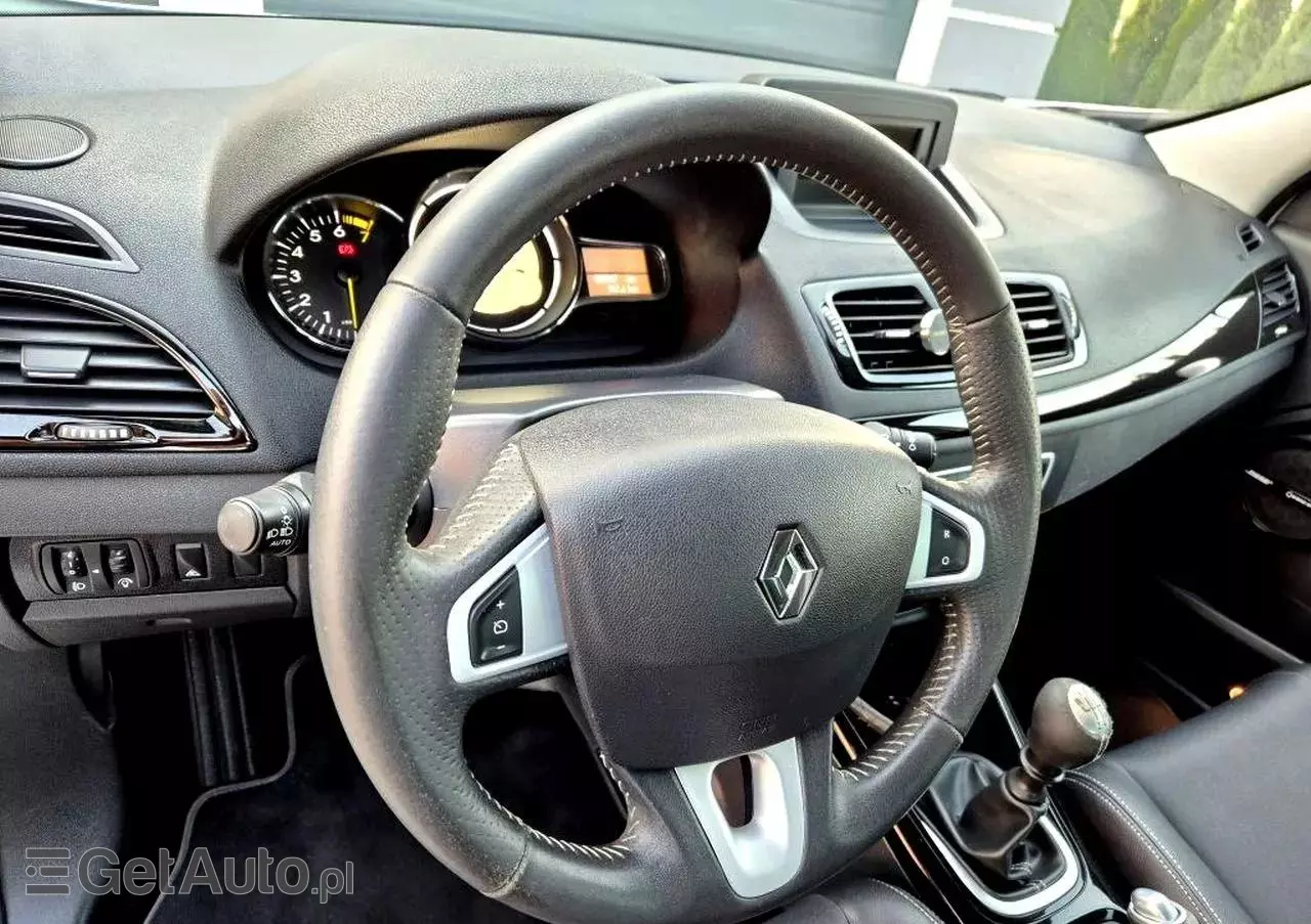 RENAULT Megane 1.4 16V TCE Bose Edition