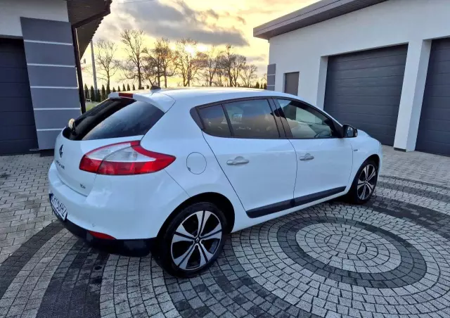 RENAULT Megane 1.4 16V TCE Bose Edition