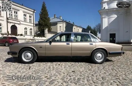 JAGUAR XJ 