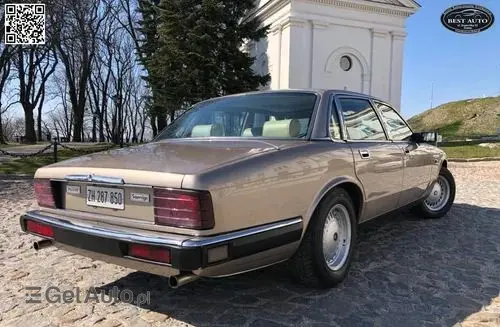 JAGUAR XJ 