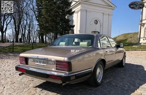 JAGUAR XJ 