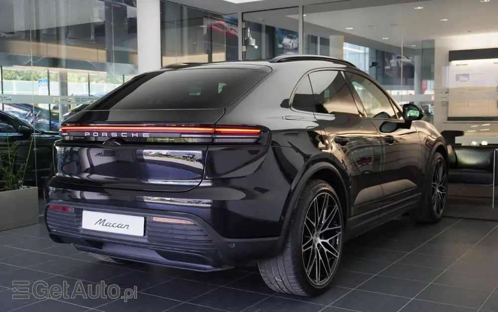 PORSCHE Macan 