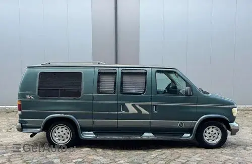 FORD Econoline 