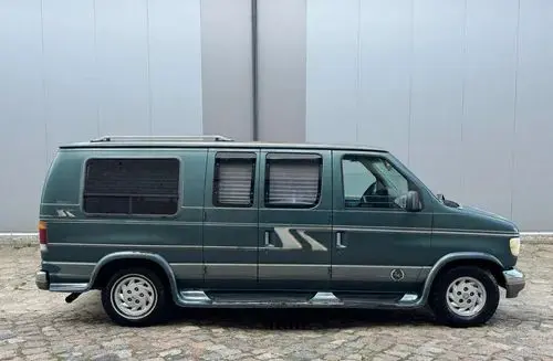 FORD Econoline 