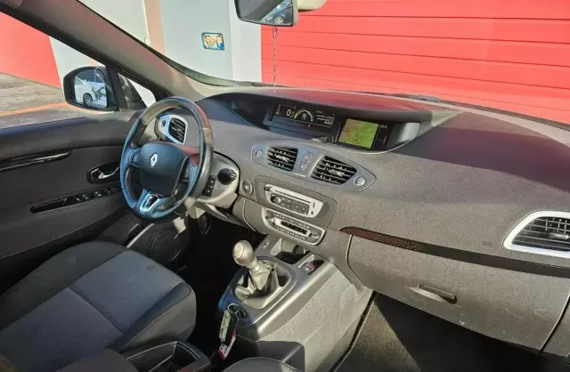RENAULT Scenic 