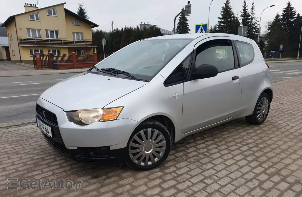 MITSUBISHI Colt 