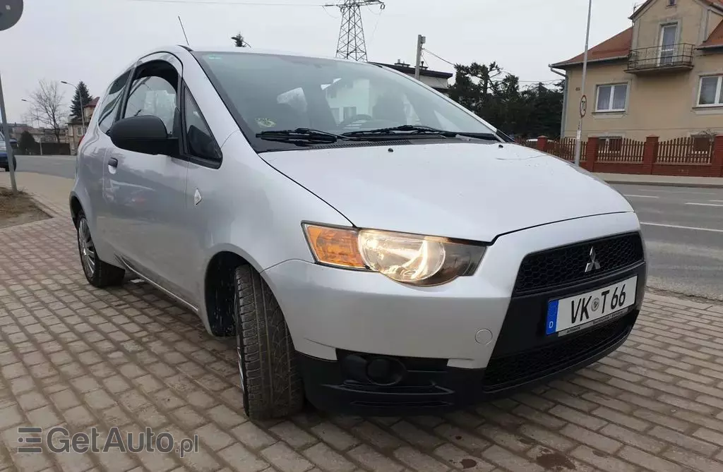MITSUBISHI Colt 