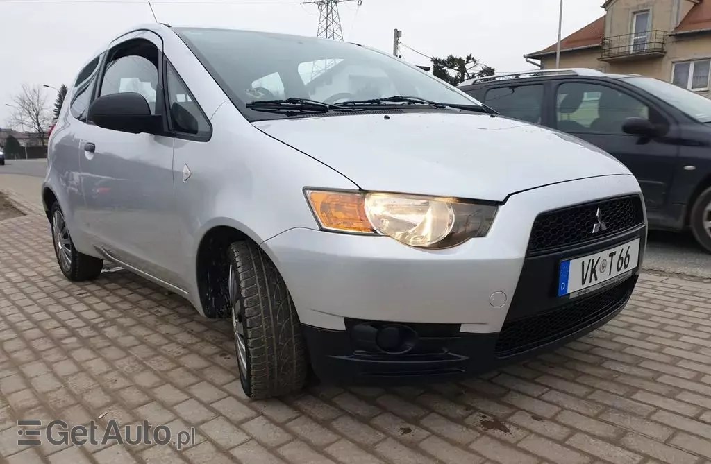 MITSUBISHI Colt 